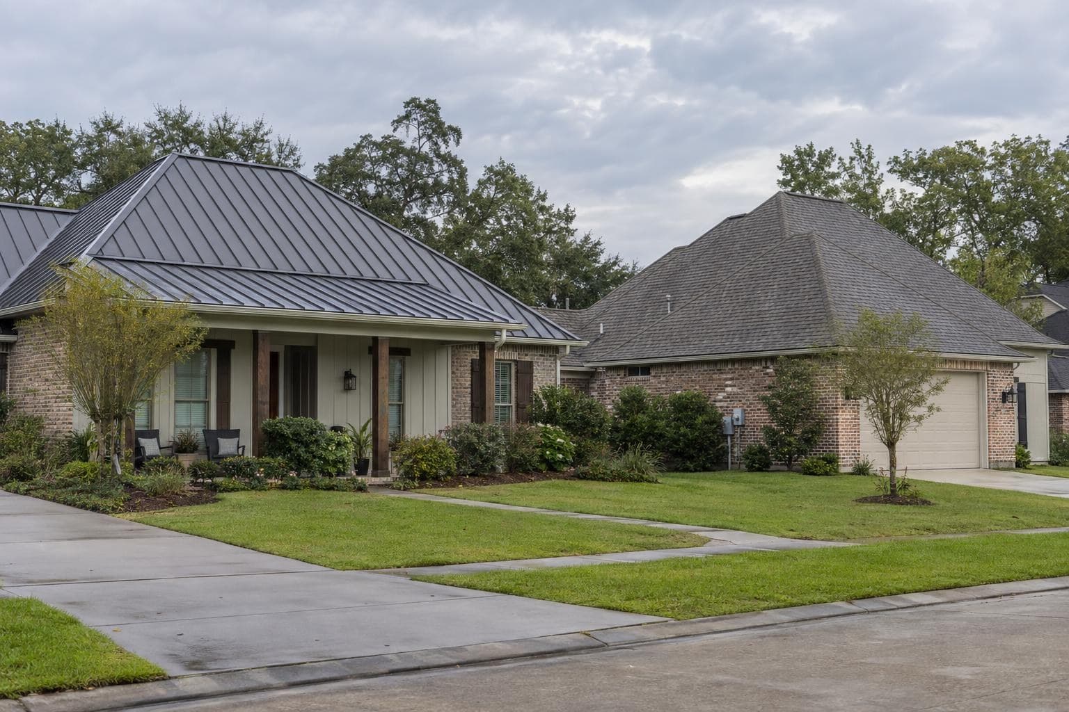 Metal vs. Shingle Roof in Louisiana: Compare Wind, Water, and Corrosion